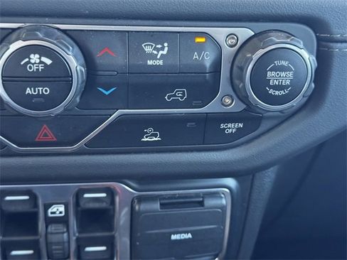 Certified 2024 Jeep Wrangler Unlimited Rubicon image 36