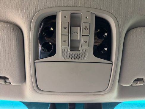 Used 2019 Kia Cadenza Technology image 40