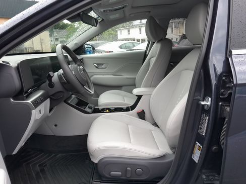 Used 2024 Hyundai Kona Limited AWD/4WD image 15