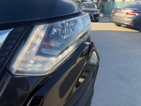 Used 2020 Nissan Rogue SV AWD/4WD image 27