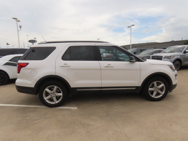 Used 2018 Ford Explorer XLT w/ Equipment Group 202A FWD image 8