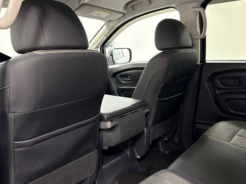 Used 2019 Nissan Titan S w/ S Utility Package image 24