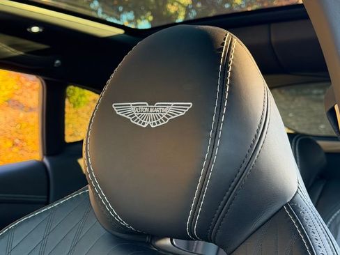 Used 2022 Aston Martin DBX image 5