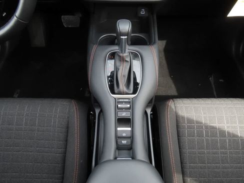 Certified 2025 Honda HR-V Sport image 21