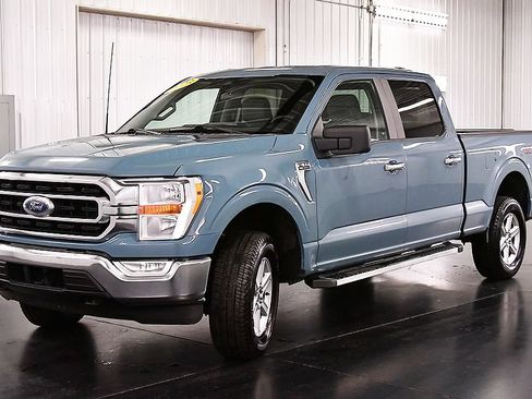 Used 2023 Ford F150 XLT w/ XTR Package AWD/4WD image 3