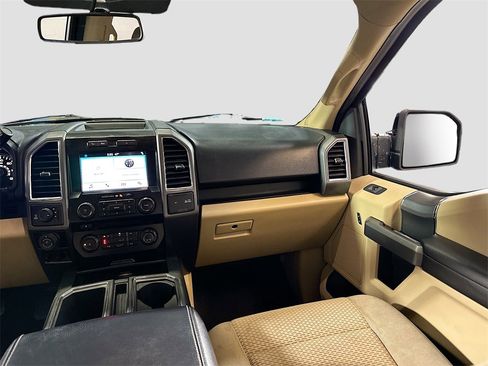 Used 2016 Ford F150 XLT w/ Equipment Group 302A Luxury image 21