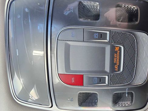 Used 2025 Genesis GV70 2.5T AWD/4WD image 35