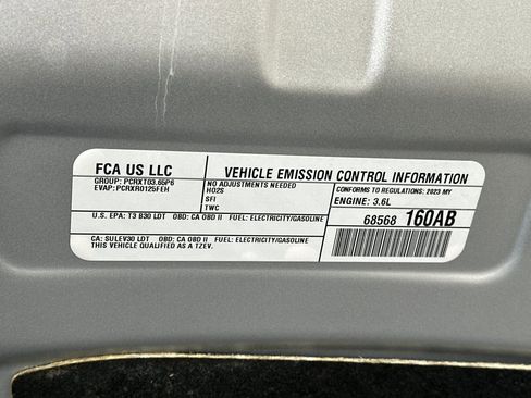 Used 2023 Chrysler Pacifica Touring-L FWD image 29
