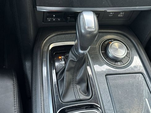 Used 2022 Nissan Armada SV w/ SV Appearance Package image 23