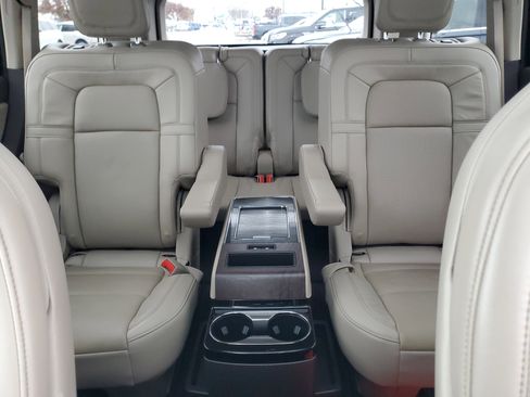 Certified 2023 Lincoln Aviator Reserve w/ Equipment Group 201A image 19