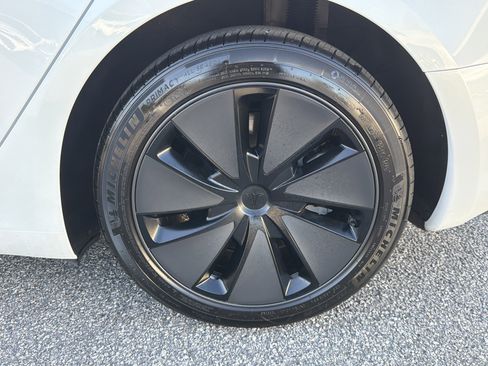 Used 2025 Tesla Model 3 Long Range image 25