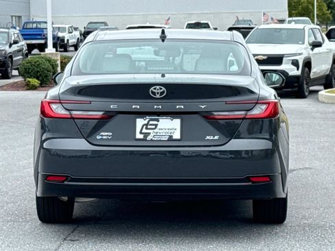 Used 2025 Toyota Camry XLE image 25
