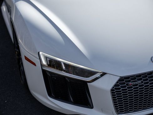 Used 2018 Audi R8 V10 plus image 21