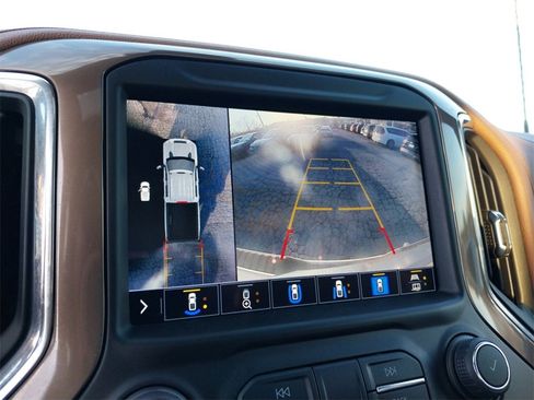 Used 2023 Chevrolet Silverado 2500 High Country image 17