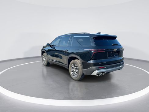 Used 2026 Chevrolet Traverse LT w/ Driver Confidence Package FWD image 7