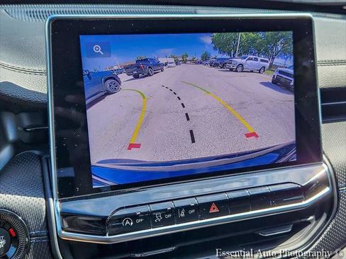 Certified 2026 Jeep Compass Latitude AWD/4WD image 17
