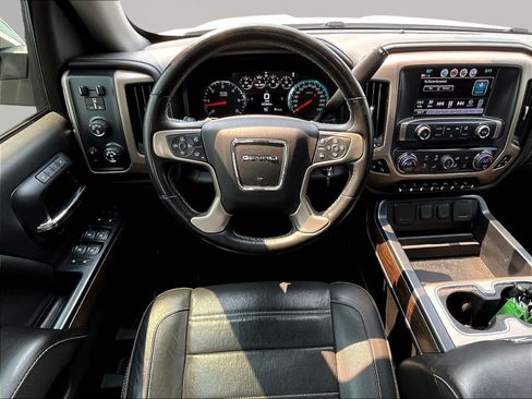 Used 2018 GMC Sierra 1500 Denali w/ Denali Ultimate Package AWD/4WD image 9