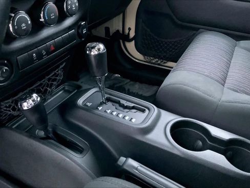 Used 2011 Jeep Wrangler Unlimited Sport image 14