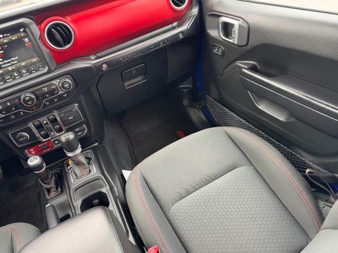 Used 2019 Jeep Wrangler Unlimited Rubicon AWD/4WD image 18