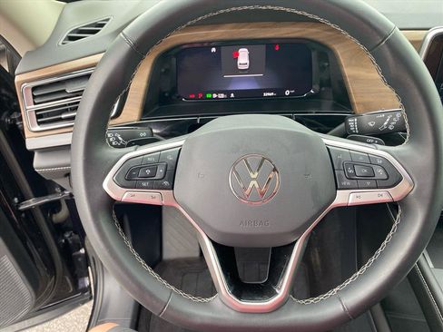 Used 2024 Volkswagen Atlas SE AWD/4WD image 10