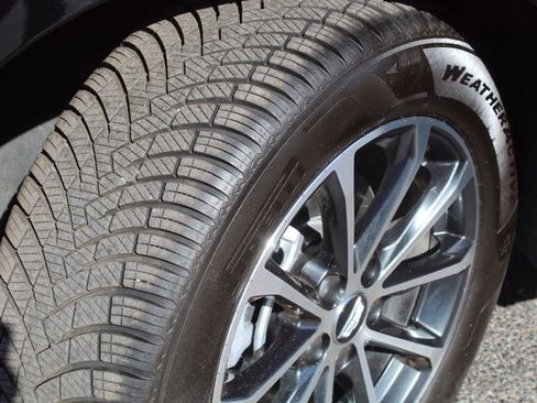 Used 2025 Cadillac XT4 Sport image 12