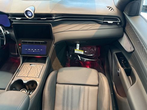 New 2025 Maserati Grecale Modena image 20