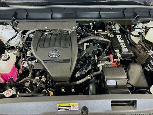Used 2023 Toyota Highlander Limited FWD image 29