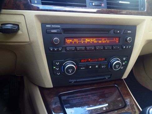 Used 2009 BMW 328i Sedan RWD image 11