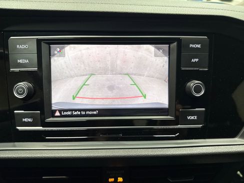 Used 2023 Volkswagen Jetta SE image 21