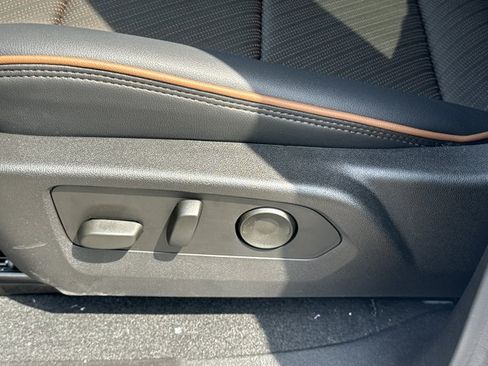 New 2026 GMC Canyon AT4 w/ AT4 Premium Package AWD/4WD image 15