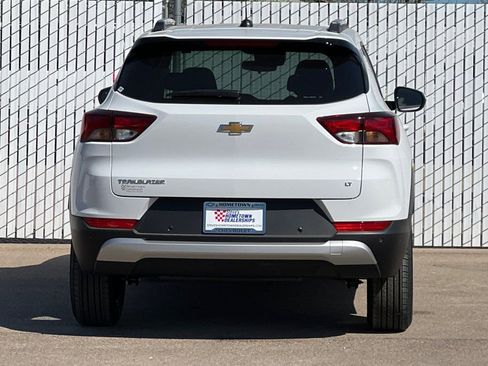 New 2026 Chevrolet TrailBlazer LT w/ LT Cold Weather Package FWD image 5