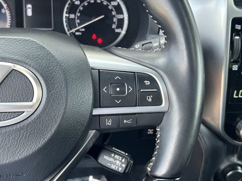 Used 2023 Lexus GX 460 Premium w/ Accessory Package AWD/4WD image 10