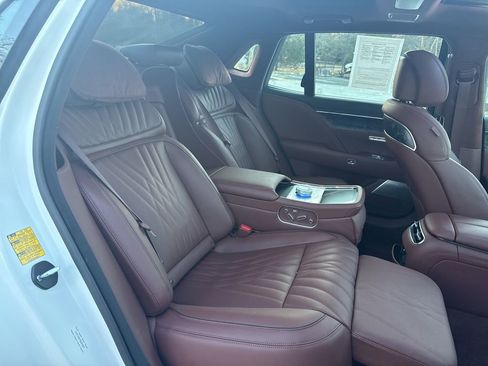 Used 2025 Genesis G90 3.5T image 34