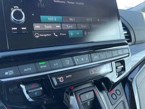 Used 2025 Honda Odyssey Elite image 10