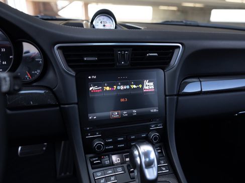 Used 2018 Porsche 911 GT3 RS image 40