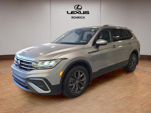 Used 2022 Volkswagen Tiguan SE image 1