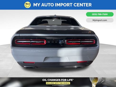 Used 2022 Dodge Challenger R/T Scat Pack w/ Driver Convenience Group image 5