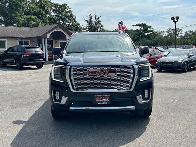 Used 2021 GMC Yukon XL Denali w/ Denali Premium Package AWD/4WD image 2