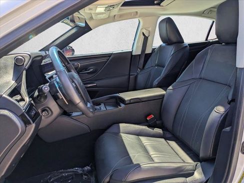 Used 2024 Lexus ES 300h w/ Accessory Package (Z2) FWD image 16