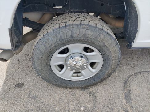 Used 2020 RAM 3500 Tradesman w/ Chrome Appearance Group image 15