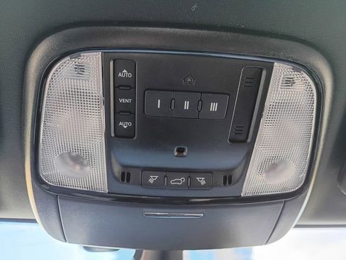 Used 2025 Dodge Durango GT AWD/4WD image 18