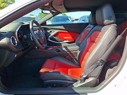 Used 2017 Chevrolet Camaro SS RWD image 13