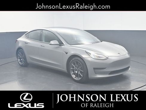 Used 2020 Tesla Model 3 Standard Range Plus image 3