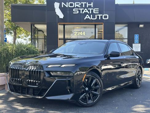 Used 2023 BMW 740i w/ Parking Assistance Package RWD image 2