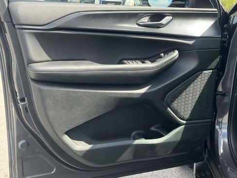 New 2025 Jeep Grand Cherokee L Altitude image 12