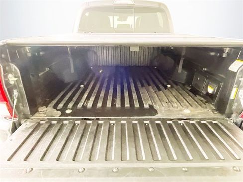 Used 2019 Toyota Tacoma TRD Sport w/ Technology Package image 25