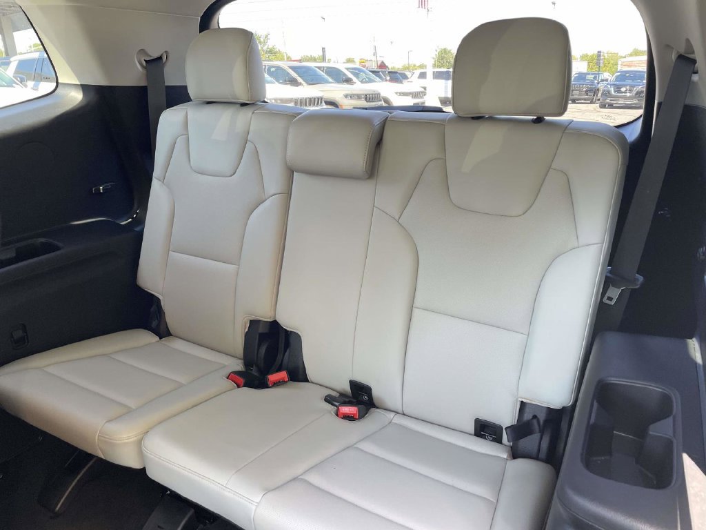 Used 2025 Kia Telluride S FWD image 19