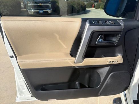 Used 2022 Toyota 4Runner Limited image 4