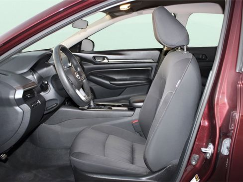 Used 2024 Nissan Altima 2.5 SV image 15