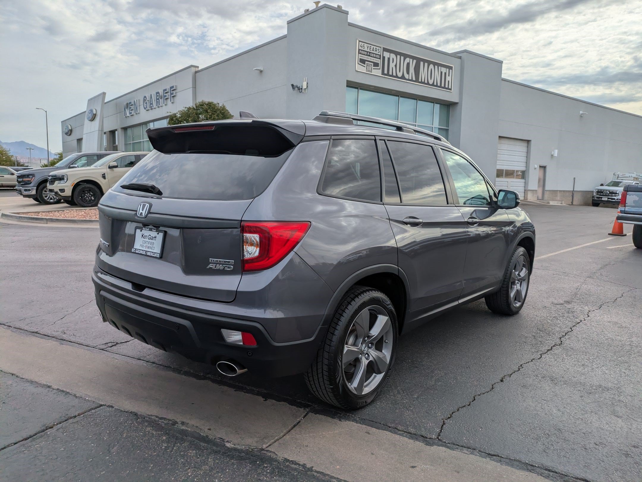 Used 2021 Honda Passport Touring image 3